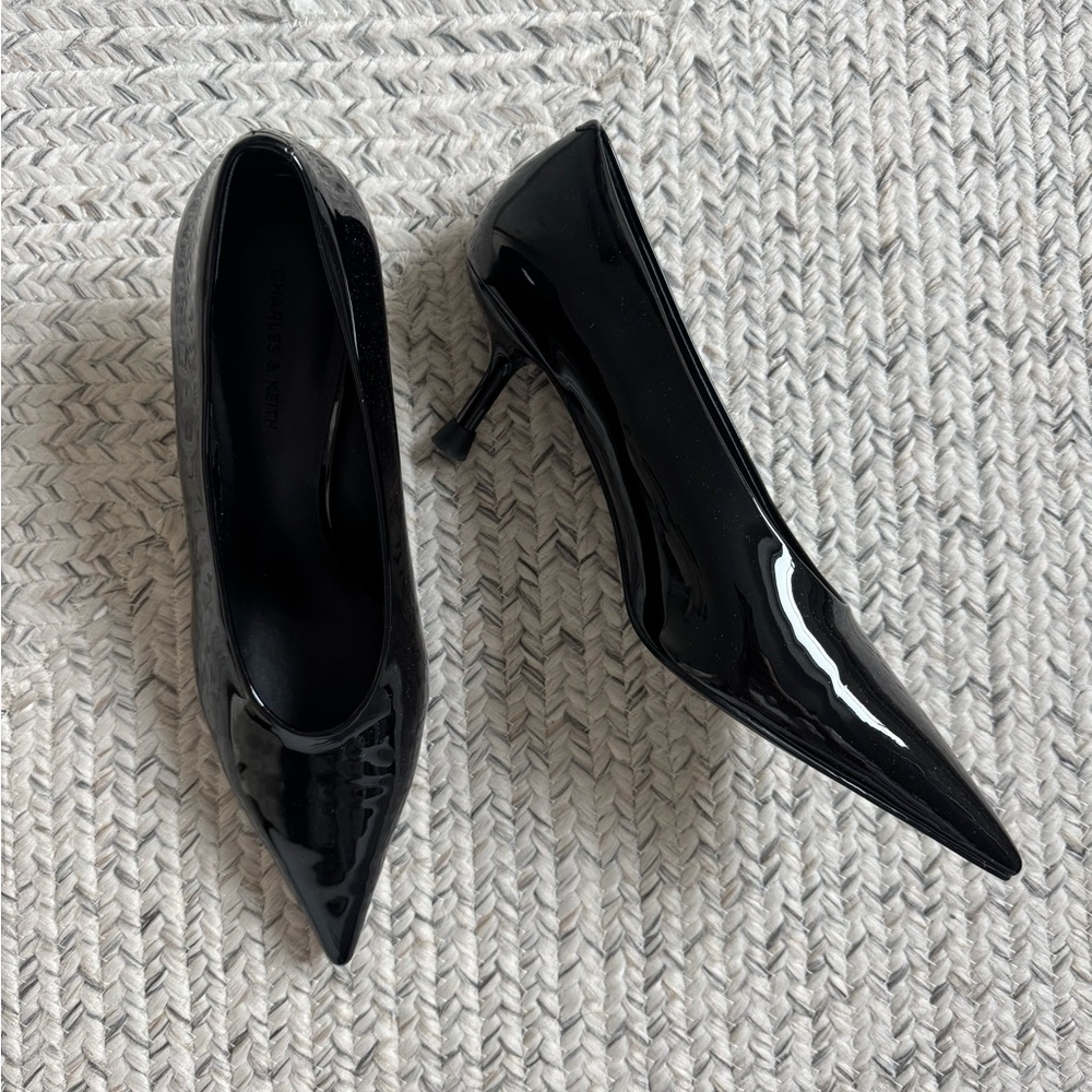 Charles & Keith Black Patent V-vamp Kitten Heel Shoes Size 38
